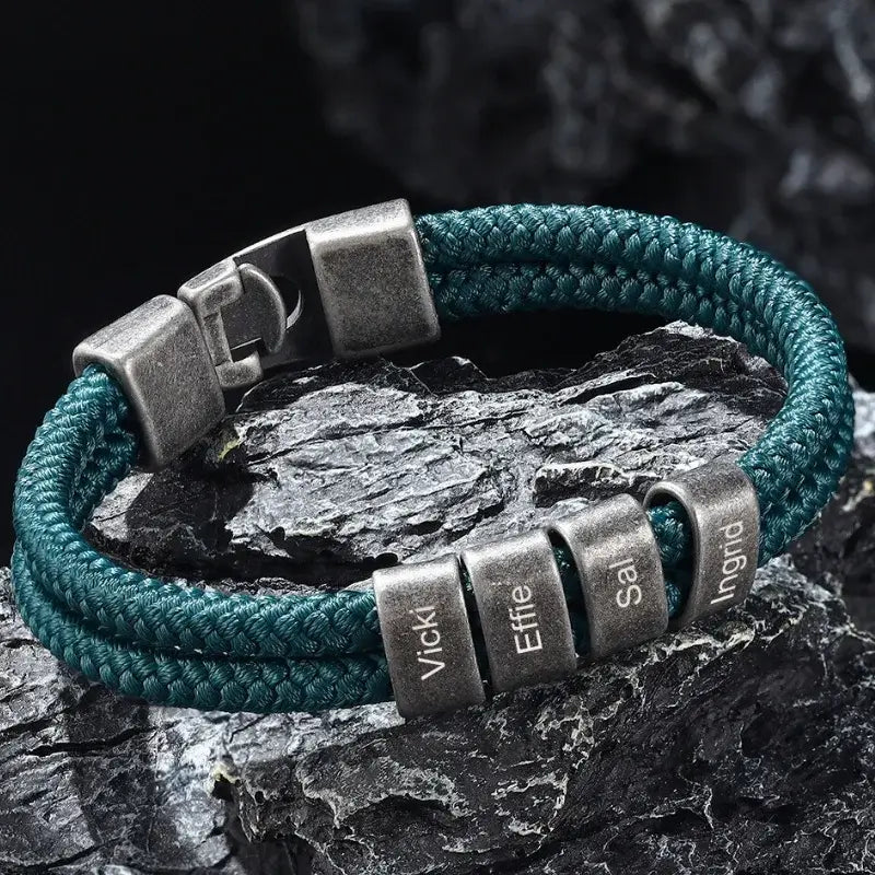Armband mit Gravur für Herren – Grünes Nylon-Armband mit gravierten Namensperlen aus Edelstahl, Geschenk für Papa und Freund