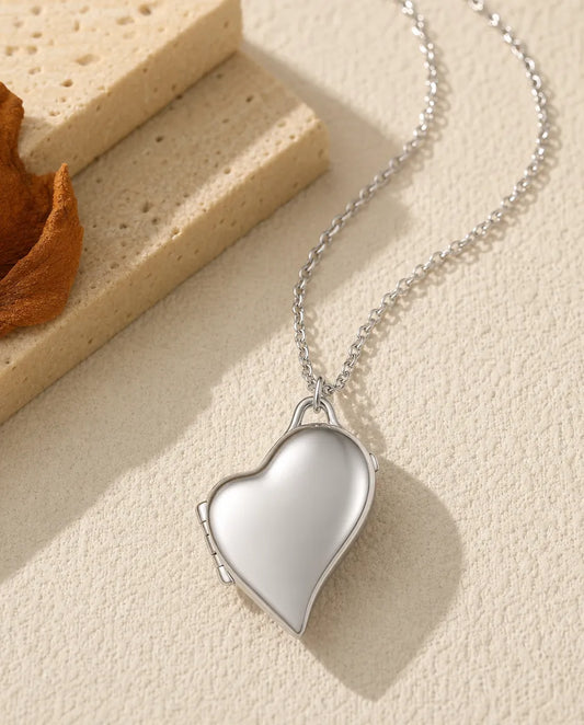 Personalisiertes asymmetrisches Herz-Medaillon mit 2 Fotos, Kette in Silber & Gold