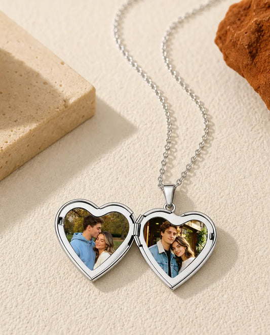 Personalisiertes Herz-Medaillon mit 2 Fotos & Gravur – Blumen-Relief, Kette in Silber & Gold, Andenken-Geschenk für Sie