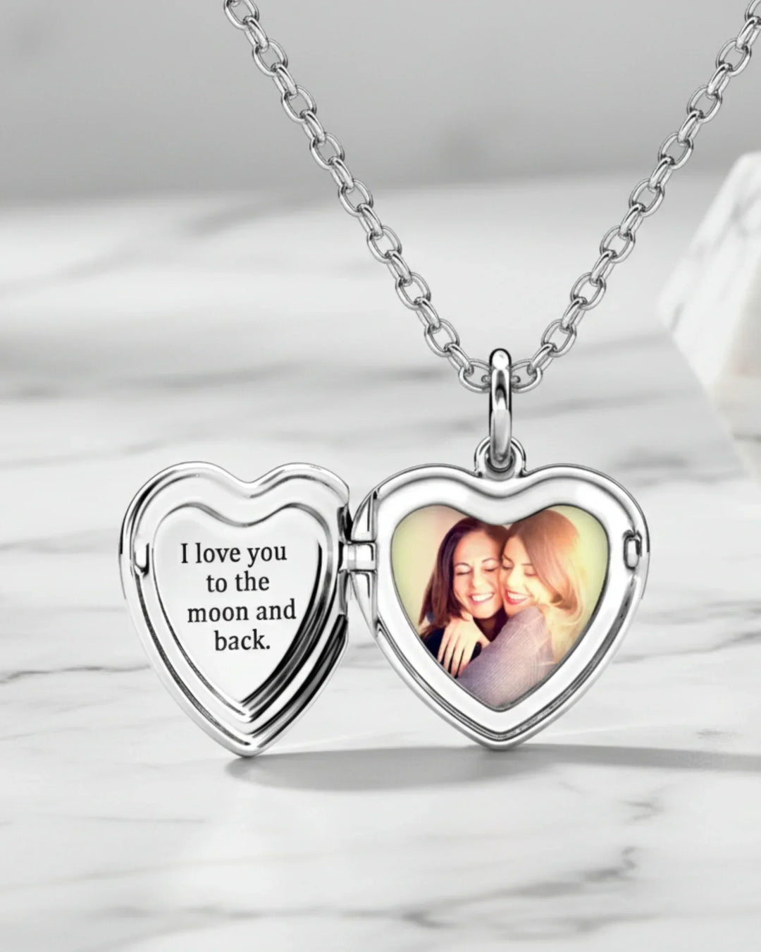 Kette mit Bild – Herz-Medaillon mit Foto aus 925er Sterlingsilber, mit Gravur, in Silber, Gold oder Roségold, Geschenk für Sie