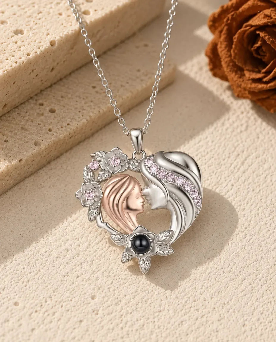 Kette mit Bild im Stein - Vorderansicht in Silber
