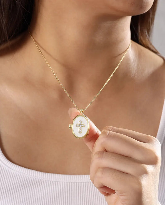 Personalisierte Kreuz-Medaillon-Kette mit 2 Fotos – Emaille in Weiss, Schwarz oder Rot, goldfarben, Geschenk zu Taufe & Kommunion