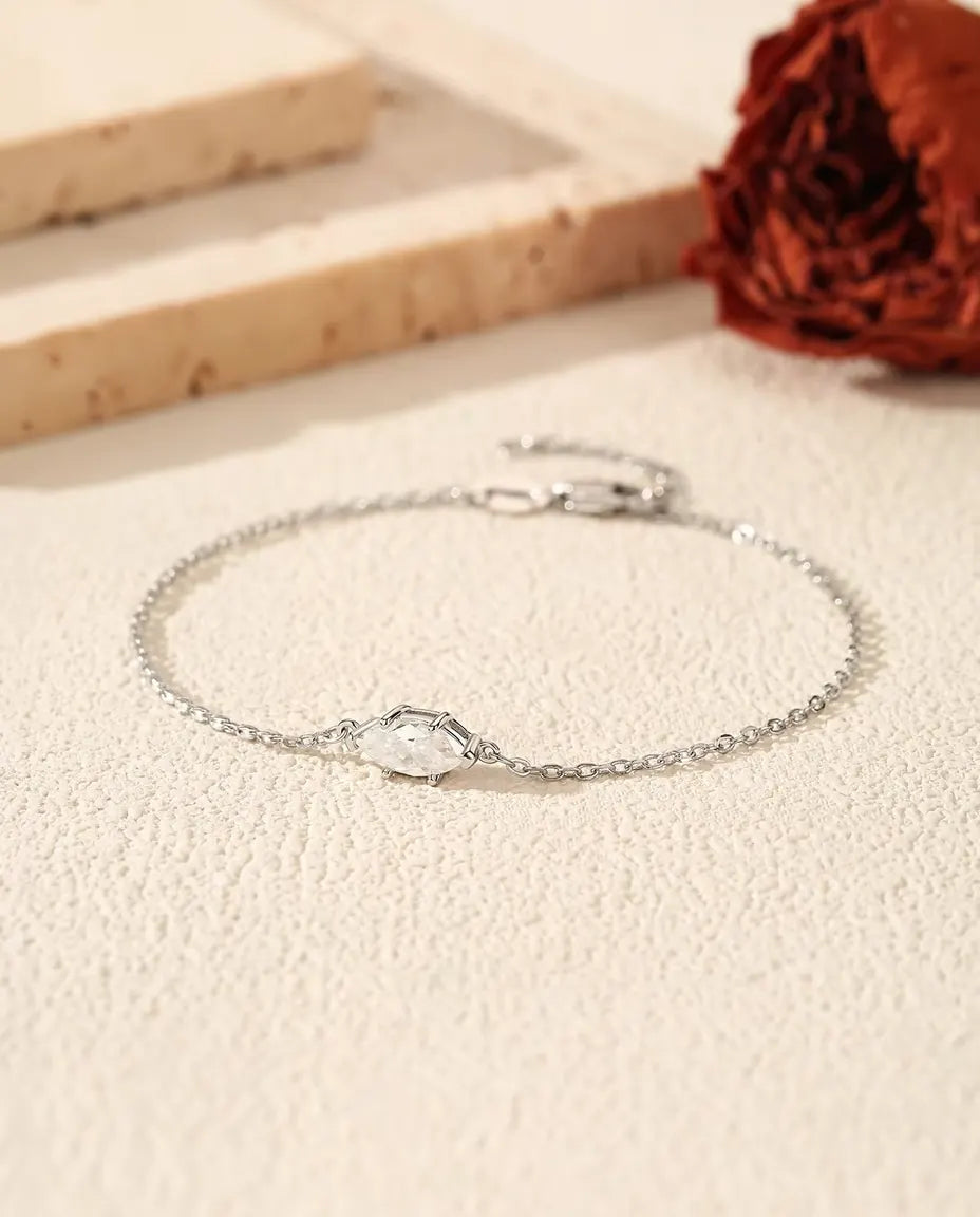 Moissanit Armband im Marquise-Schliff - 0,50 ct in D-Farbe, 4 x 8 mm, an feiner Kette aus 925 Sterlingsilber