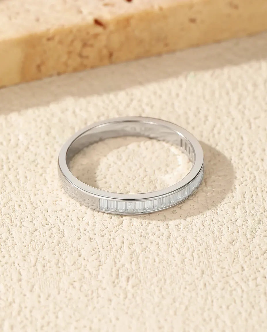 Moissanit Ring – Baguette Eternity-Ring mit Kanalfassung in D-Farbe, stapelbarer Ring aus 925er Sterlingsilber für Damen