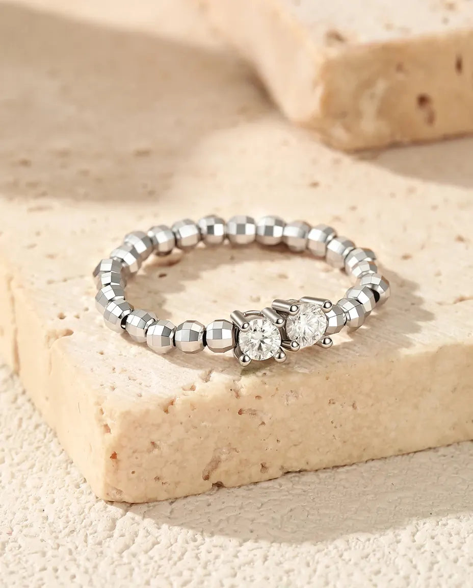 Moissanit Ring – verstellbares Kugelband mit zwei Steinen in D-Farbe, 0,2 ct gesamt, 925er Sterlingsilber, Geschenk für Sie