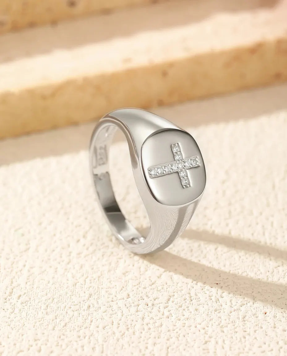 Moissanit Ring – Siegelring mit Kreuz-Pavé in D-Farbe, polierte ovale Fläche, 925er Sterlingsilber, für Damen und Herren