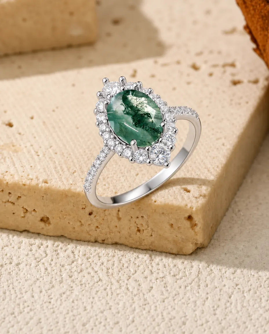 Moosachat Ring – facettierter ovaler Stein mit Zirkonia-Halo und Pavé-Schiene, 925er Sterlingsilber, Verlobungsring