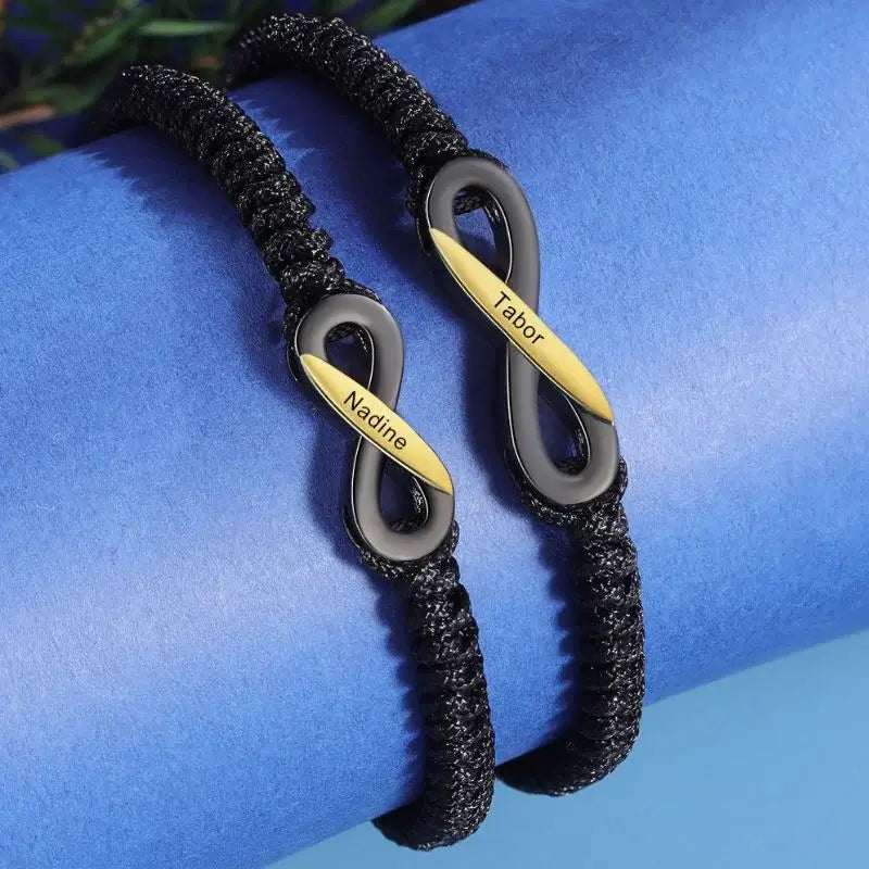 Partnerarmbänder Infinity mit Namen – Unendlichkeits-Set in Schwarz, Kupfer, 2 Stück, personalisiertes Geschenk für Paare
