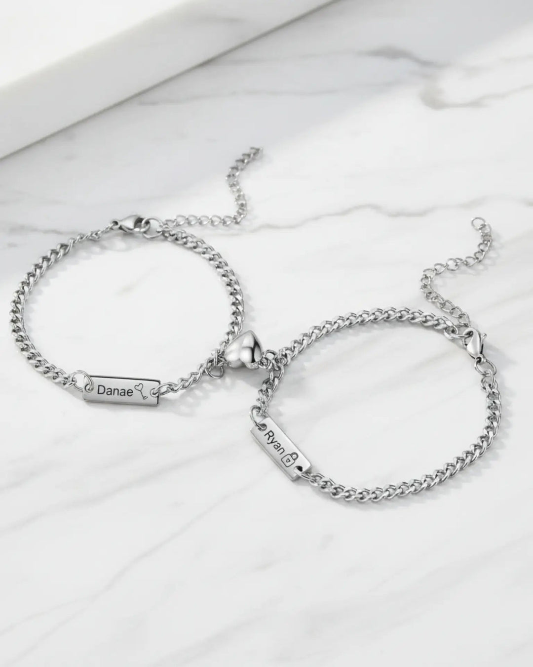 Partnerarmbänder – magnetisches Schloss und Schlüssel mit Gravur, Panzerkette, 2 Stück, Geschenk für Paare zum Jahrestag
