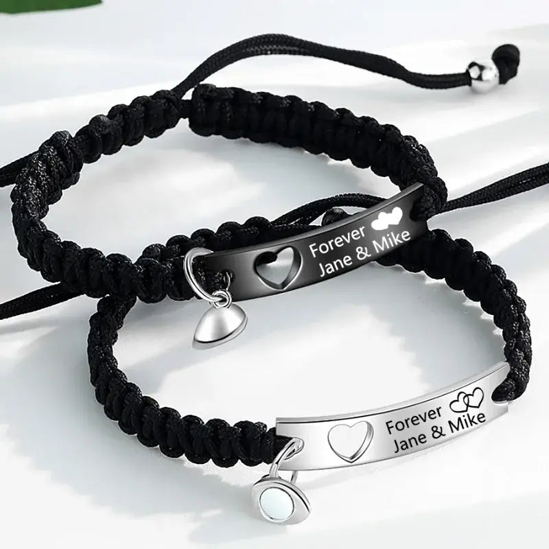 Partnerarmbänder mit Gravur – Edelstahl, Schwarz & Silber, 2er-Set, personalisiertes Geschenk für Paare zum Jahrestag