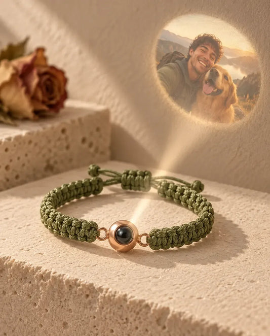 Armband mit Bild im Stein - projiziert das verborgene Foto an die Wand