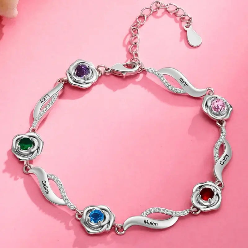 Armband mit Gravur – Blüten-Charm mit bis zu 5 Geburtssteinen, personalisierter Name, silberfarben, Geschenk für Sie & Mama