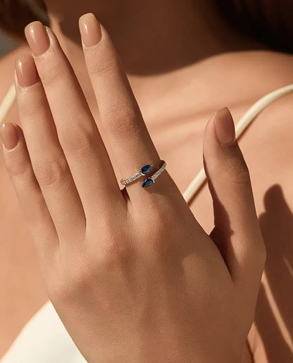 Blauer Tropfen Ring offen für Damen - Zwei Tropfensteine auf Pavé Schiene, 925 Sterlingsilber, verstellbar