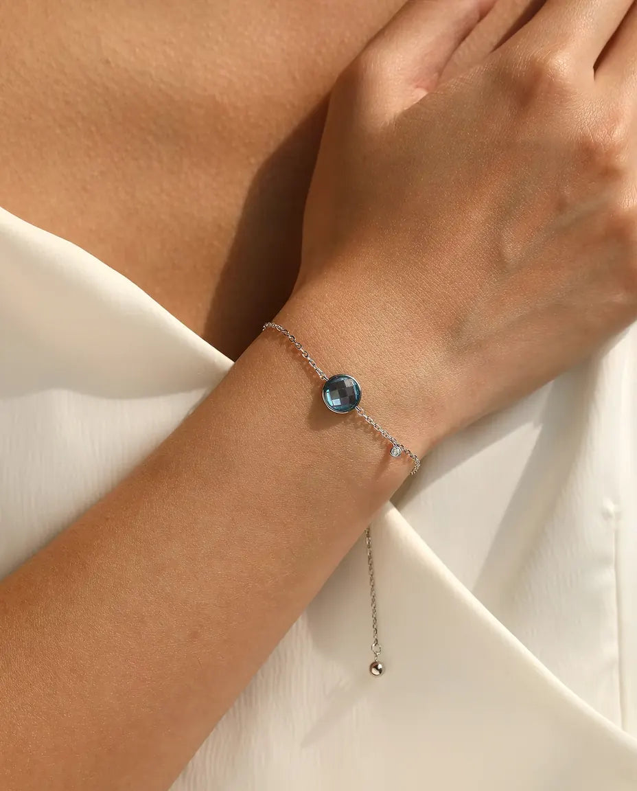 Armband mit blauem Zirkonia - 8 mm Schachbrettschliff an Ankerkette mit Schiebeverschluss, 925 Sterlingsilber