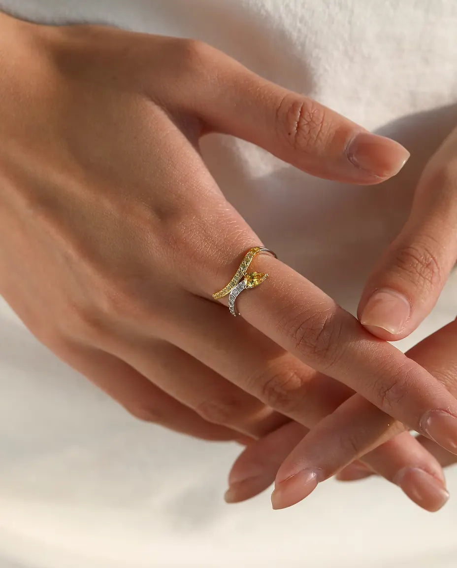 Bypass Ring bicolor - gelber Tropfenschliff zwischen Pavé Wellenbändern, Grössen 5 bis 9, 925 Sterlingsilber