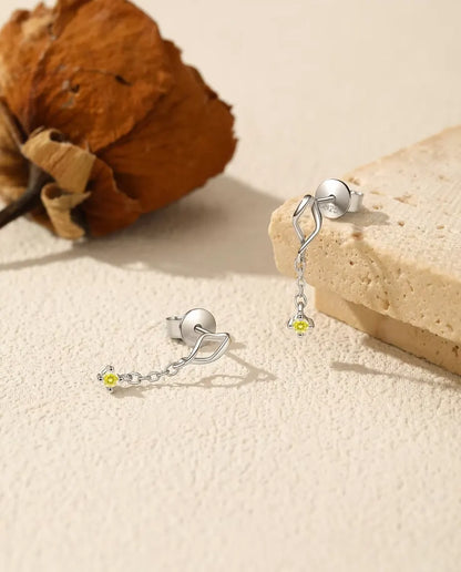 Gelbe Moissanit Ohrringe - 2 mm Steine an feiner Kette unter gedrehtem Marquise-Stecker, 925er Sterlingsilber