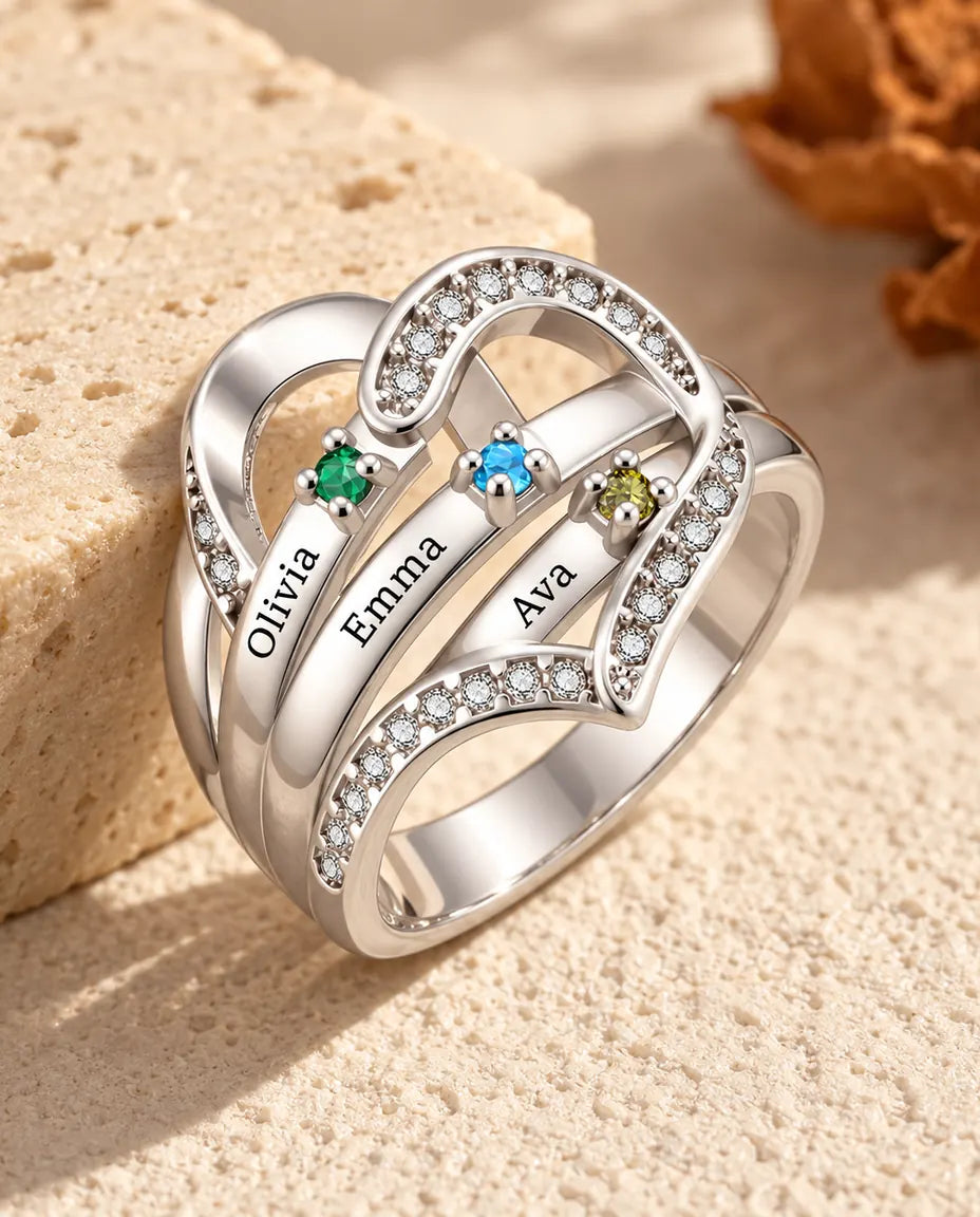Personalisierter Geburtsstein Ring mit 3-4 Namen und Innengravur - Familienring mit Herz, gravierten Namen und simulierten Geburtssteinen, rhodiniert