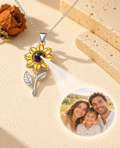 Sonnenblumen-Kette projiziert ein Familienfoto auf hellen Gips