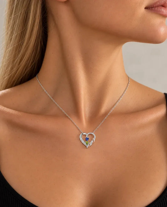 Kette mit Gravur für Mama - von einem Model getragen