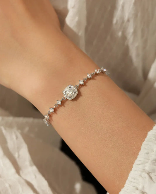 Moissanit Armband mit Halo – 0,8 ct im Kissenschliff, Farbe D, Kette aus 925 Sterlingsilber, verstellbar
