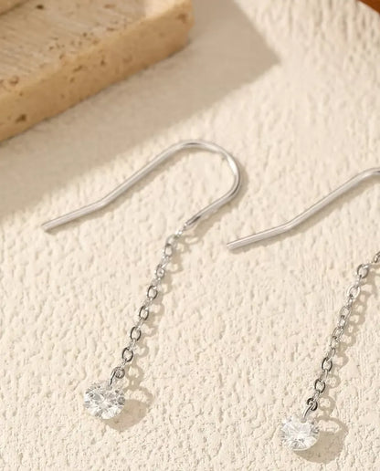 Moissanit Durchzieher Ohrringe - je ein 0,30 ct Stein à 4 mm an 35 mm feiner Silberkette, 925er Sterlingsilber