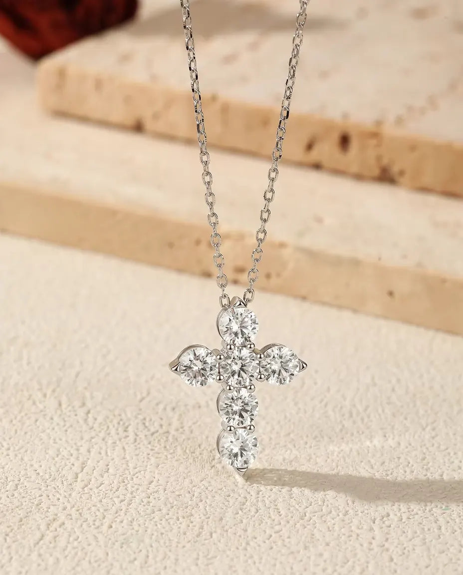 Moissanit Kette mit Kreuz - sechs Steine à 0,50 ct in D-Farbe, Anhänger 17,5 x 22,5 mm, 925 Sterlingsilber