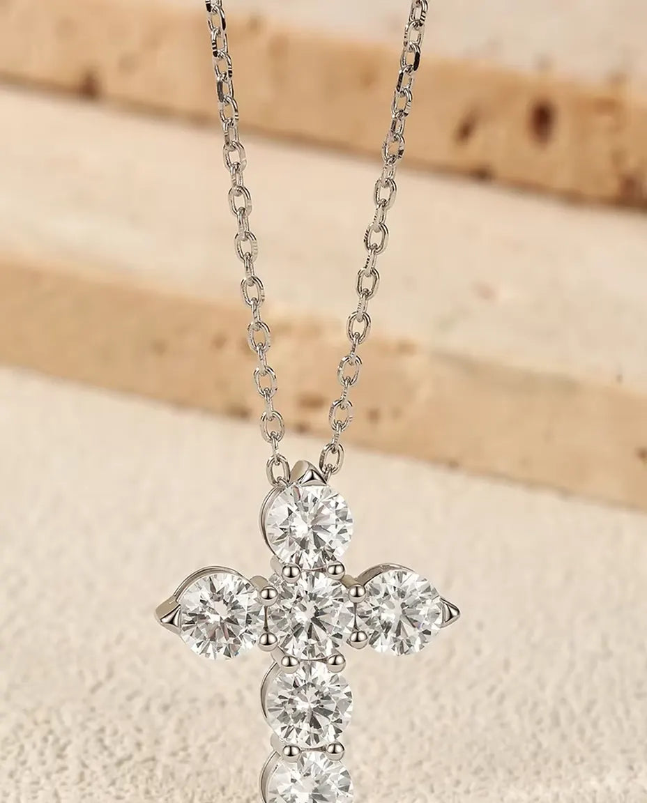 Moissanit Kette mit Kreuz - sechs Steine à 0,50 ct in D-Farbe, Anhänger 17,5 x 22,5 mm, 925 Sterlingsilber