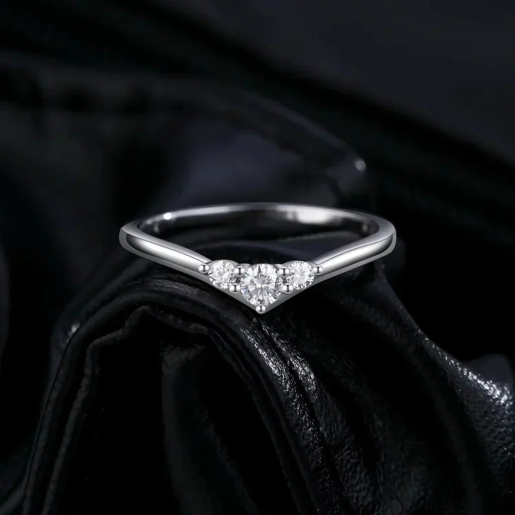 Moissanit Ring – Verlobungsring mit drei Steinen, D-Farbe VVS1, 925er Sterlingsilber, Geschenk für Sie