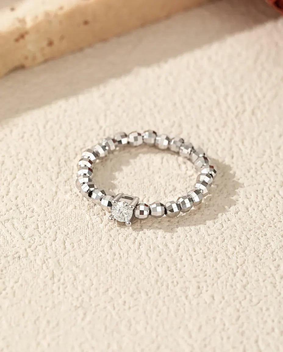 Moissanit Ring – Tropfenschliff in Farbe D auf Kugelschiene, 925er Sterlingsilber, grössenverstellbar, Geschenk für Sie