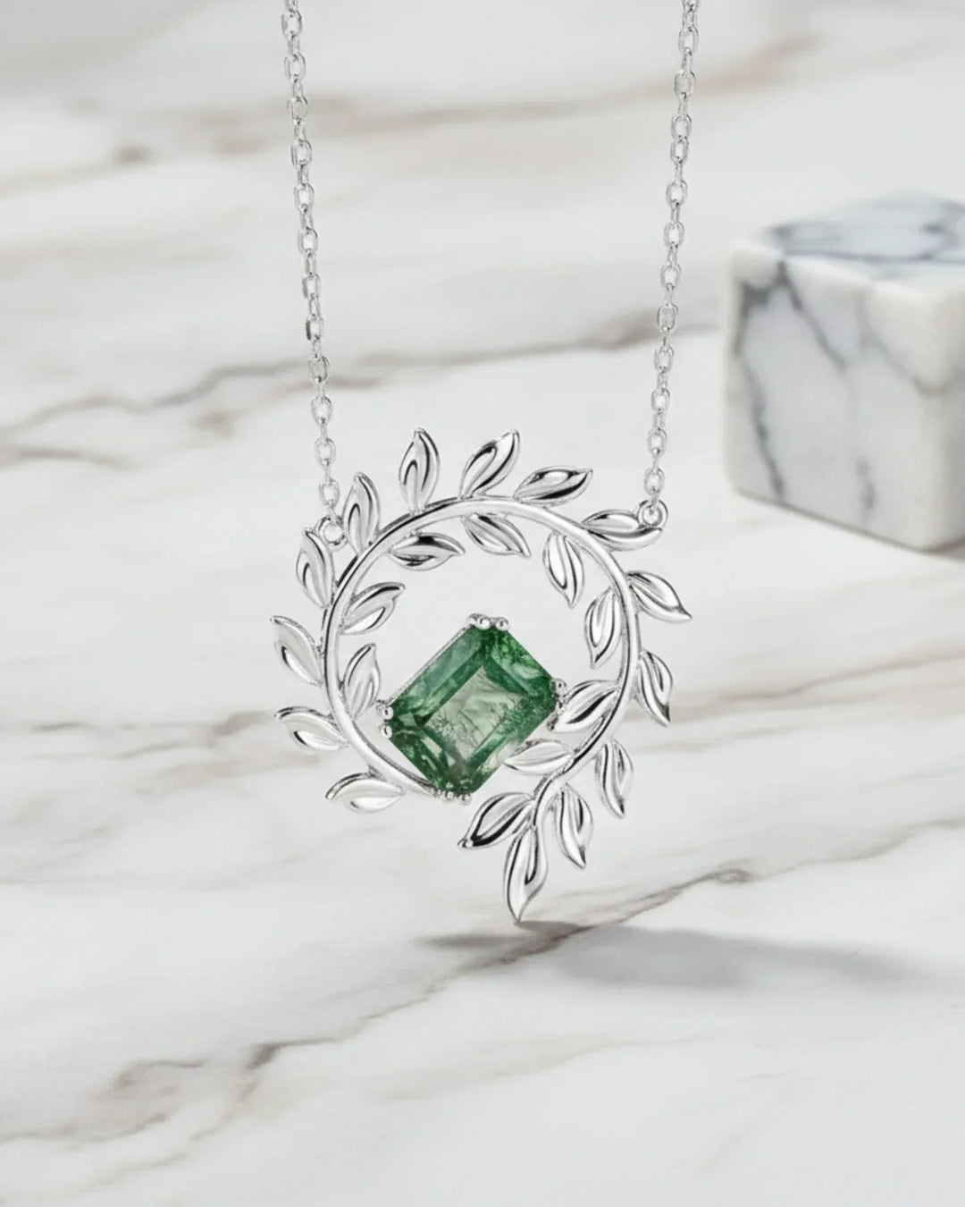 Moosachat Kette – Smaragdschliff im Blattkranz aus 925er Sterlingsilber, Geschenk zum Jahrestag