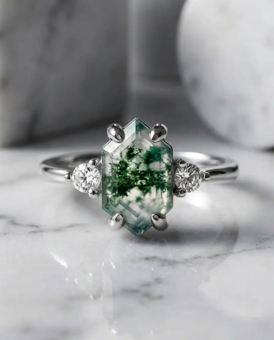 Moosachat Ring – Hexagon-Schliff mit drei Steinen, grössenverstellbar, Silber- oder Goldton, Geschenk für Sie