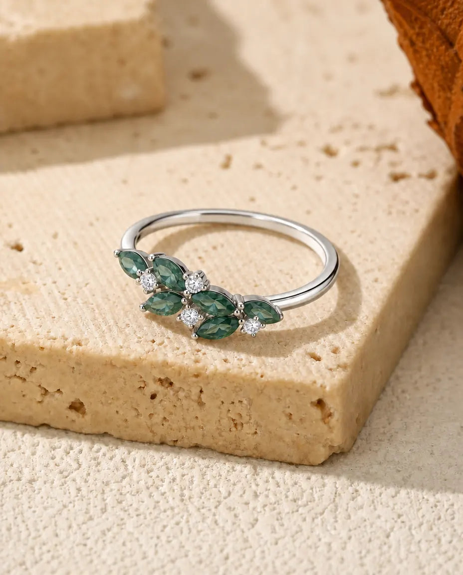 Moosachat Ring – Blattranken-Design mit sechs Marquise-Natursteinen und Zirkonia-Akzenten, 925er Sterlingsilber, Naturgeschenk für Sie