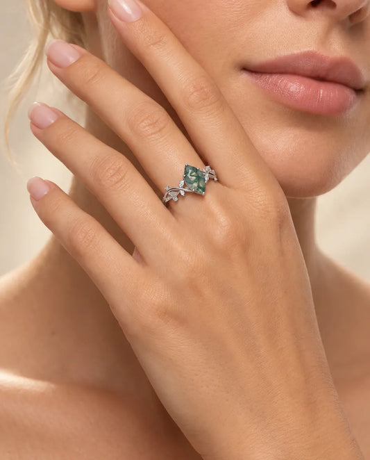 Moosachat Ring – Marquise-Solitär auf Silberranken mit Blättern und Zirkonia, 925 Sterlingsilber Verlobungsring im Natur-Design