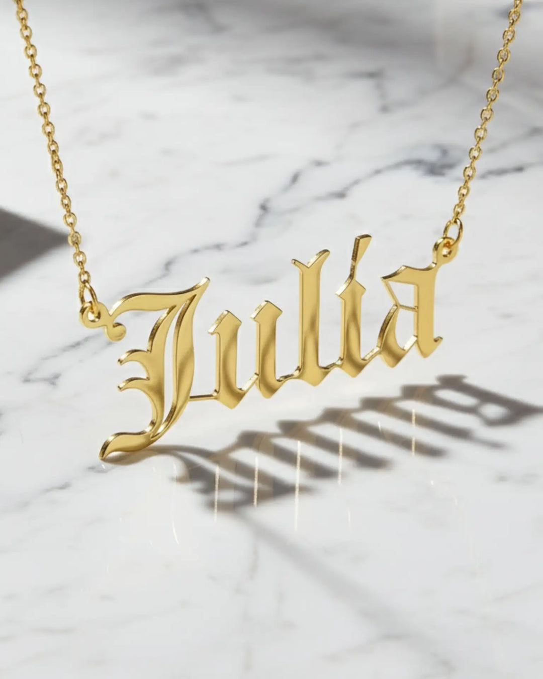 Namenskette Old English – 925er Sterlingsilber, personalisiert mit deinem Namen, in Silber, Gold oder Roségold, Geschenk für Sie
