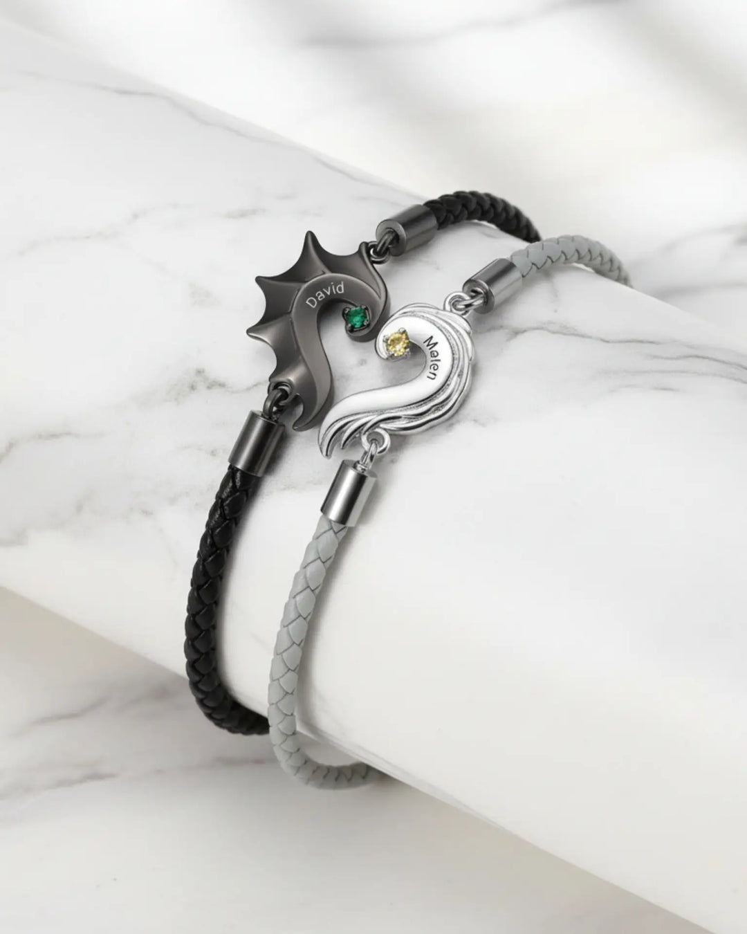 Partnerarmbänder – Drachen- und Engelsflügel mit geteiltem Herz, Leder, personalisiert mit Namen und Geburtsstein, Geschenk für Paare
