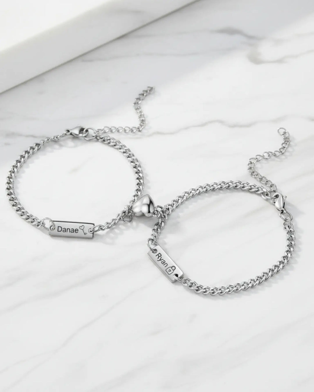 Partnerarmbänder – magnetisches Schloss und Schlüssel mit Gravur, Panzerkette, 2 Stück, Geschenk für Paare zum Jahrestag