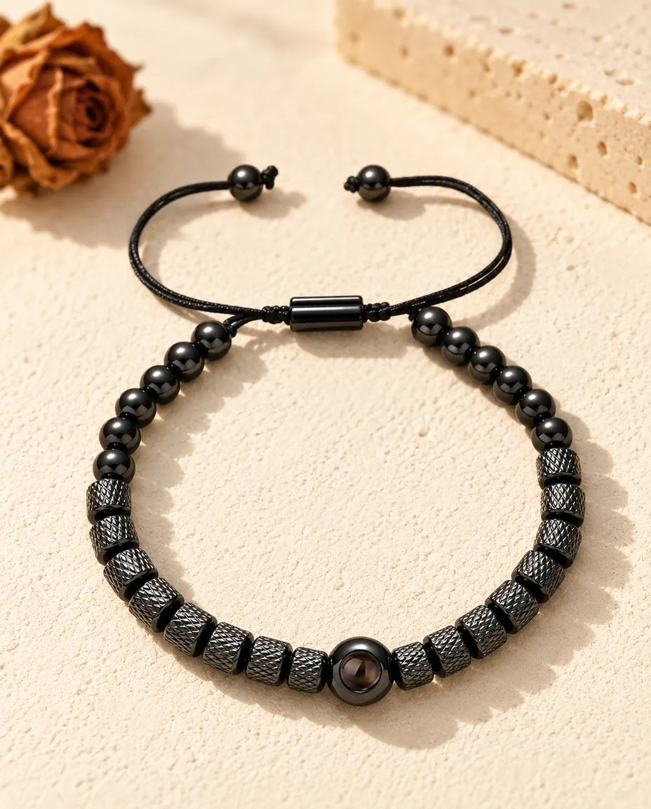 Schwarzes Unisex-Perlenarmband mit Bild im Stein, Schieber und runden Kordelperlen
