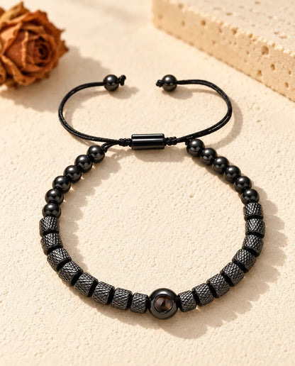 Schwarzes Unisex-Perlenarmband mit Bild im Stein, Schieber und runden Kordelperlen