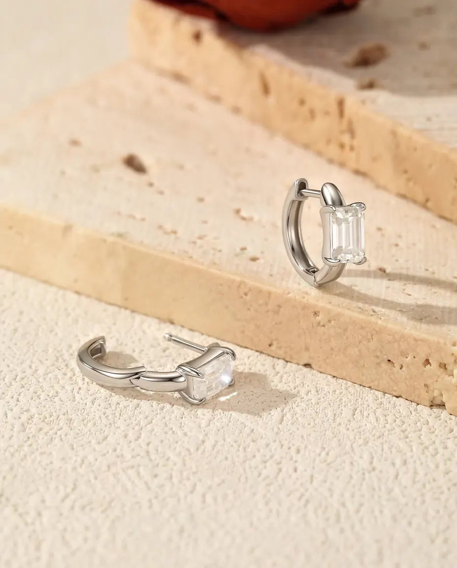 Smaragdschliff Moissanit Creolen - je ein 0,80 ct Stein 4 x 6 mm, 11,5 mm Klappcreolen, 925 Sterlingsilber