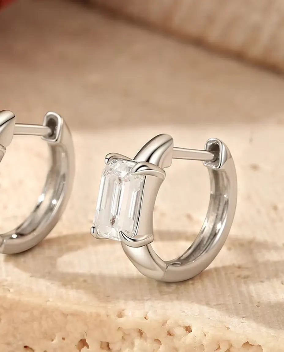 Smaragdschliff Moissanit Creolen - je ein 0,80 ct Stein 4 x 6 mm, 11,5 mm Klappcreolen, 925 Sterlingsilber