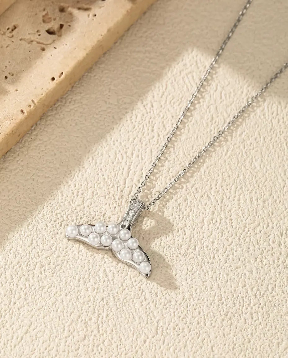 Walflossen Kette mit perlweissen Perlen - Silberflosse mit Pavé Öse, 40+5 cm, 925 Sterlingsilber