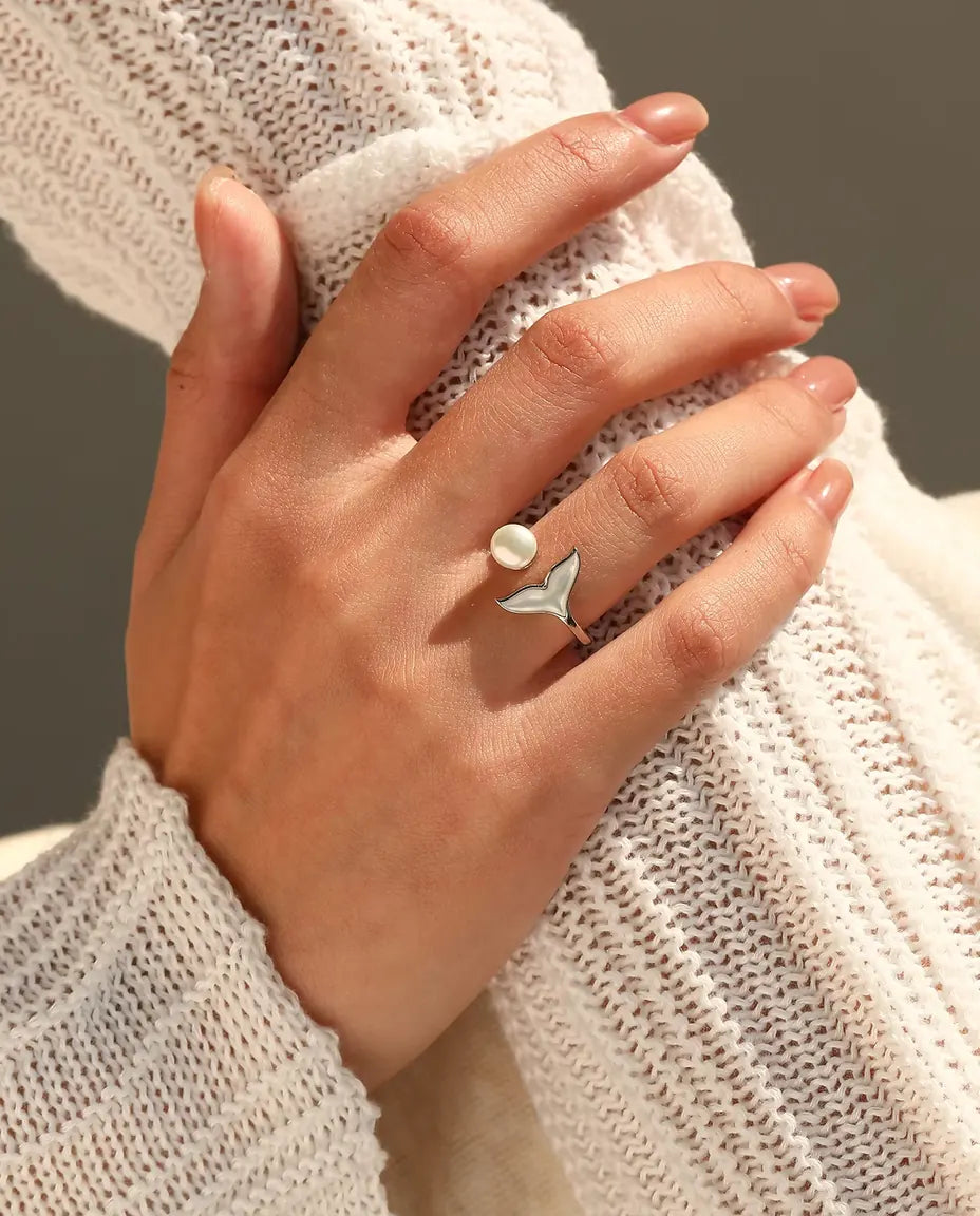 Walflossen Ring mit Perle - offenes Band mit weisser Flosse, verstellbar, 925 Sterlingsilber