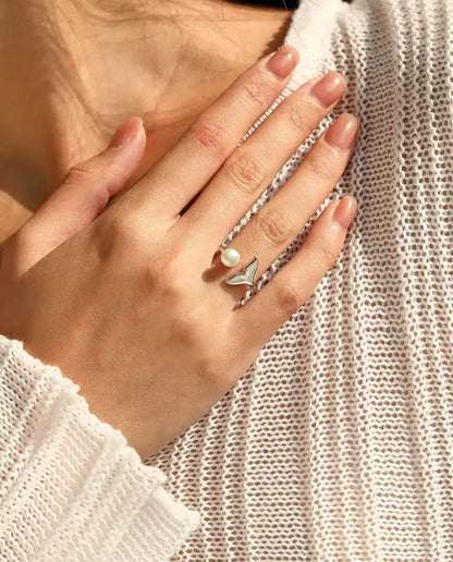 Walflossen Ring mit Perle - offenes Band mit weisser Flosse, verstellbar, 925 Sterlingsilber