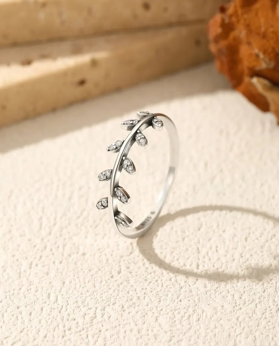 Zirkonia Blätter Ring - zehn Blätter im Pavé auf 1,3 mm Band aus 925 Sterlingsilber, Olivenzweig, Grösse 5 bis 9
